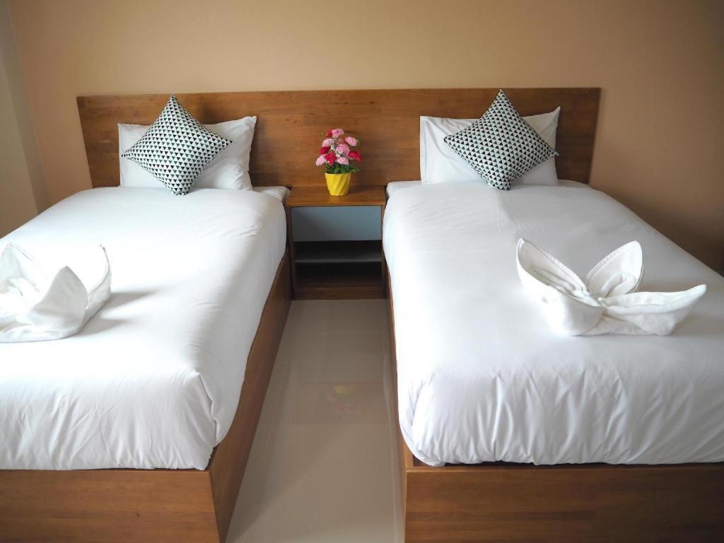 Regent Room Hotel Surat Thani Exteriör bild