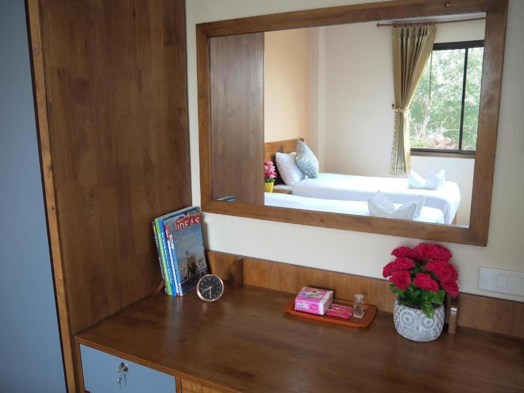 Regent Room Hotel Surat Thani Exteriör bild