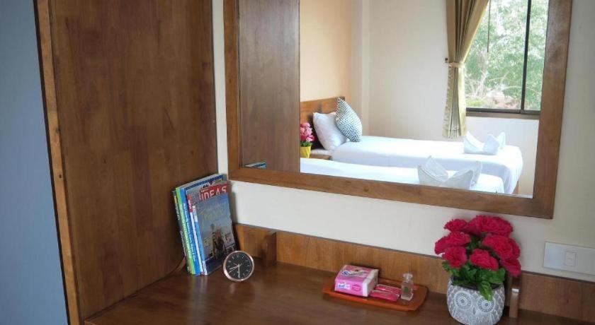 Regent Room Hotel Surat Thani Exteriör bild
