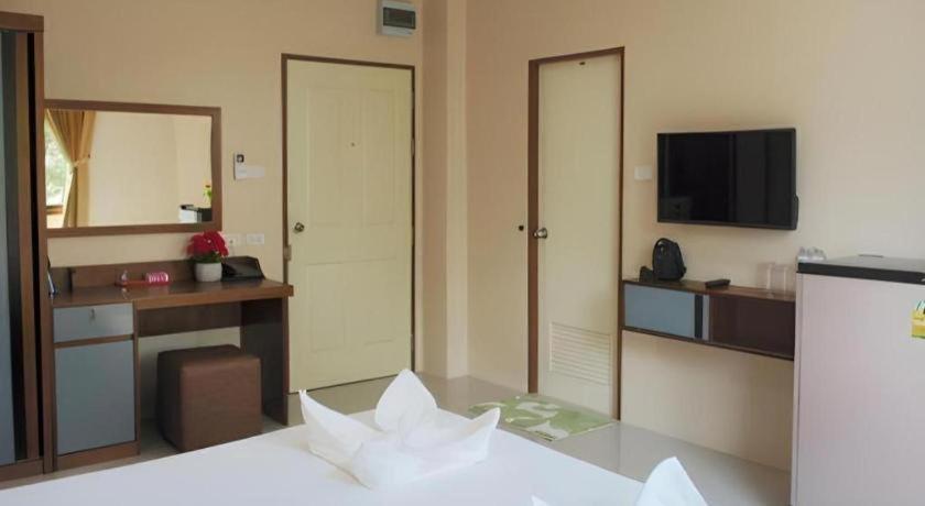Regent Room Hotel Surat Thani Exteriör bild